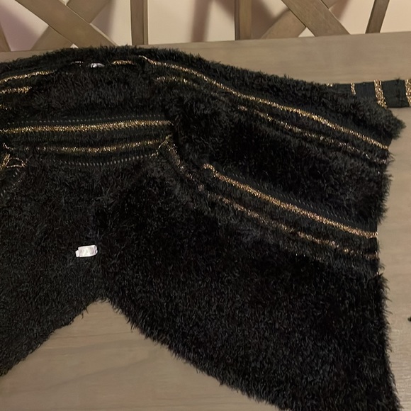 Buffalo David Bitton, Long Sweater (M) [black with gold thread accent] - Picture 10 of 10